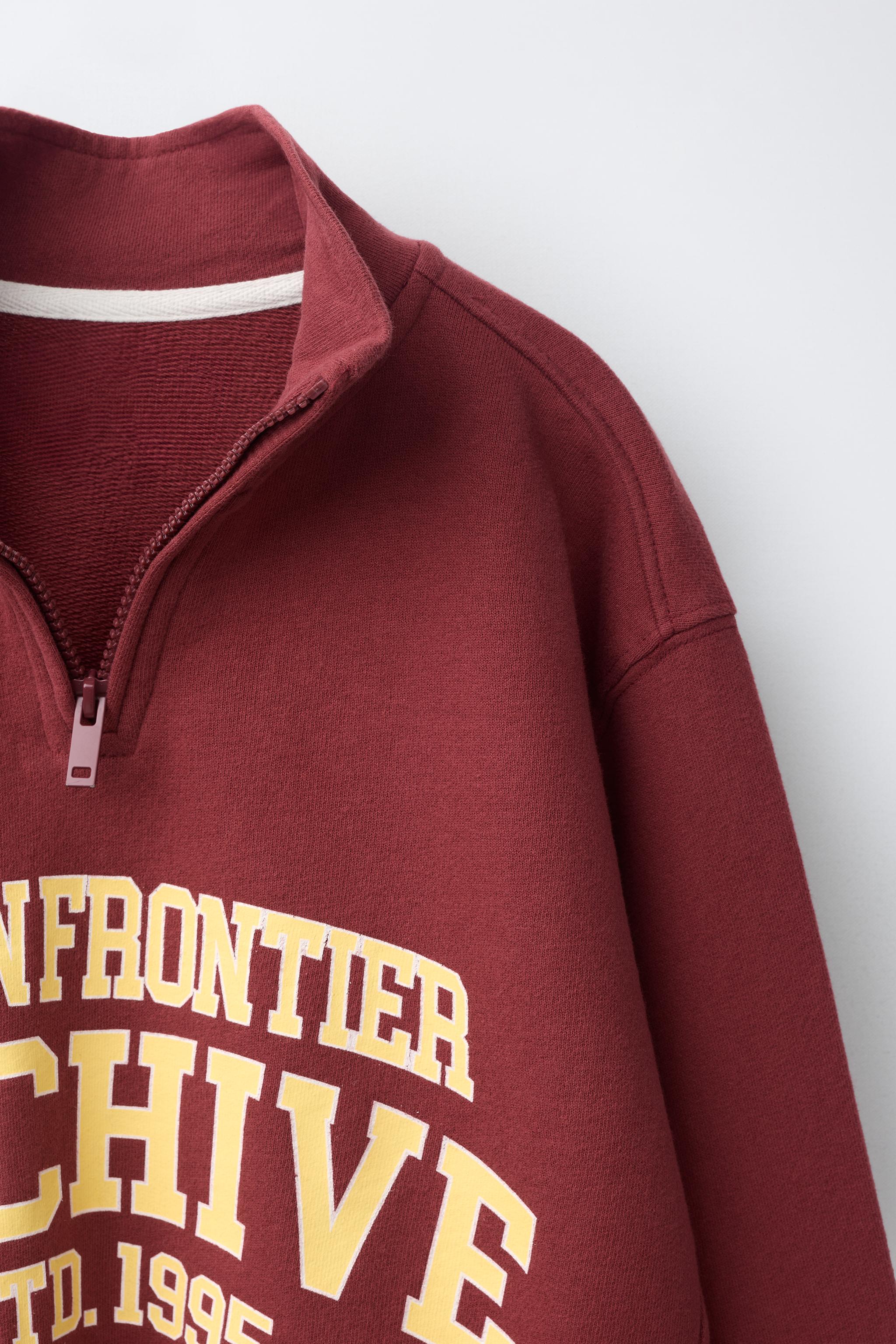 TEXT PRINT ZIP SWEATSHIRT